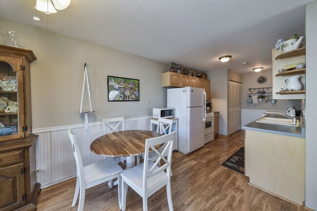 Building Photo - 1231 Bunker Hill Ct