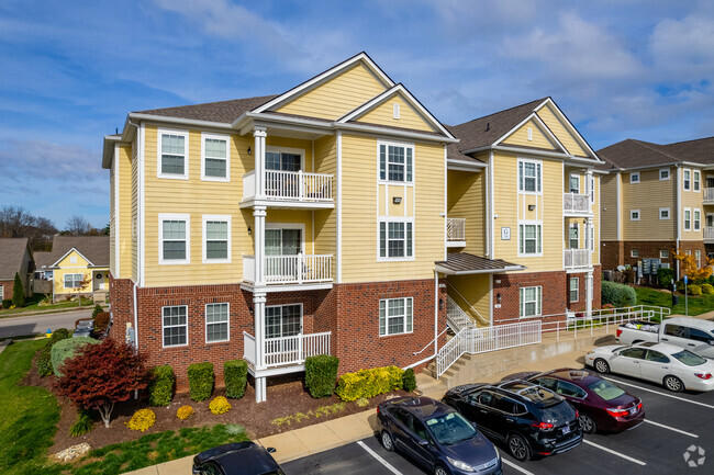 Foto del edificio - The Retreat at Arden Village Apartments