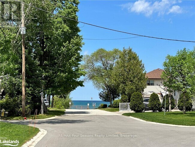 Photo du bâtiment - 30 64th St N