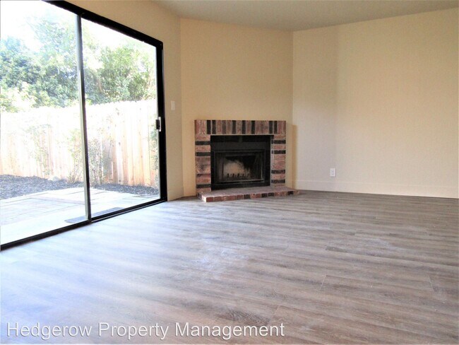 Foto del edificio - 108-150 Adobe Ln