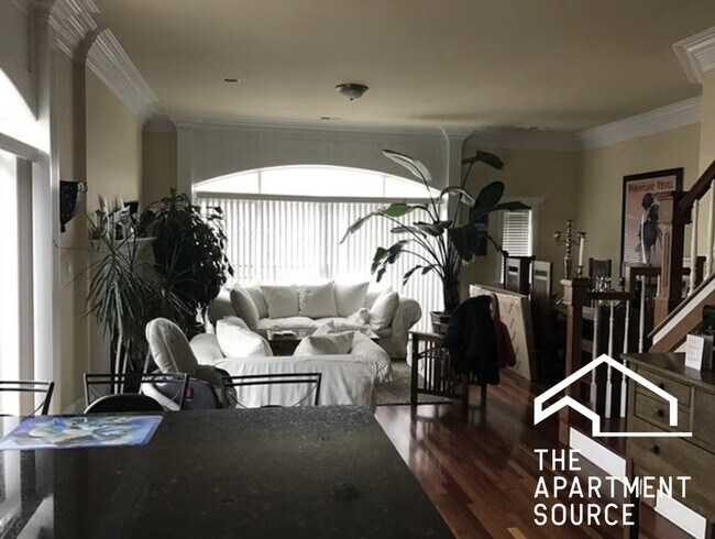 Foto del edificio - 924 W Cornelia Ave