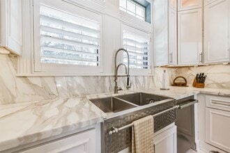 Building Photo - 263 Wood Loop St