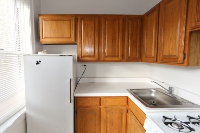 Foto del edificio - 716 W Belmont Ave