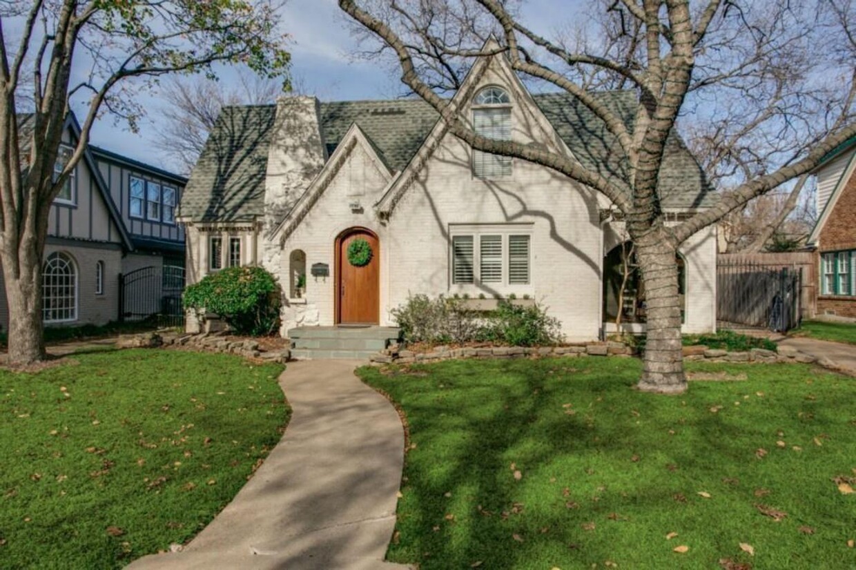 Primary Photo - Gorgeous Home in the desirable "M Streets"...