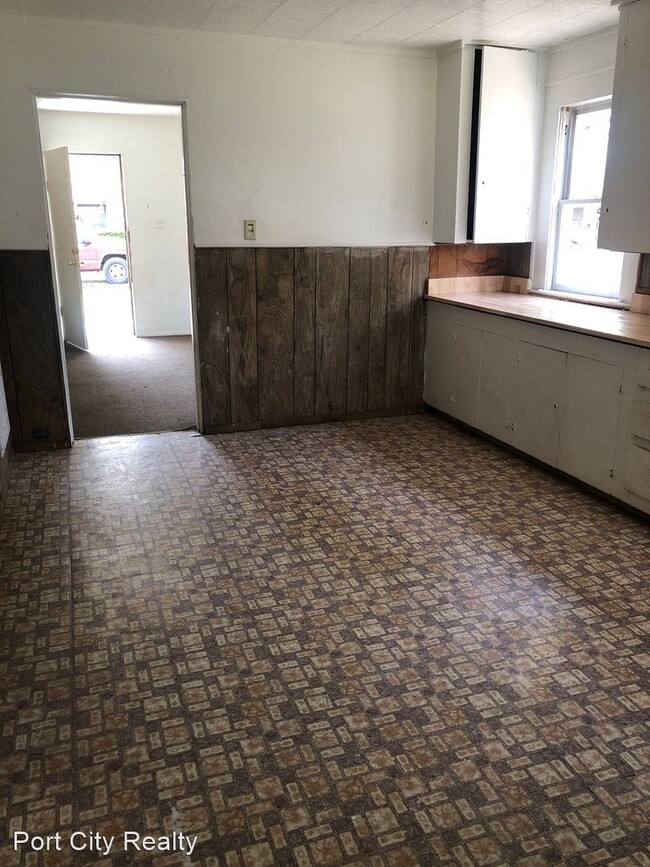Building Photo - 2 br, 1 bath House - 3020 Drexel St.