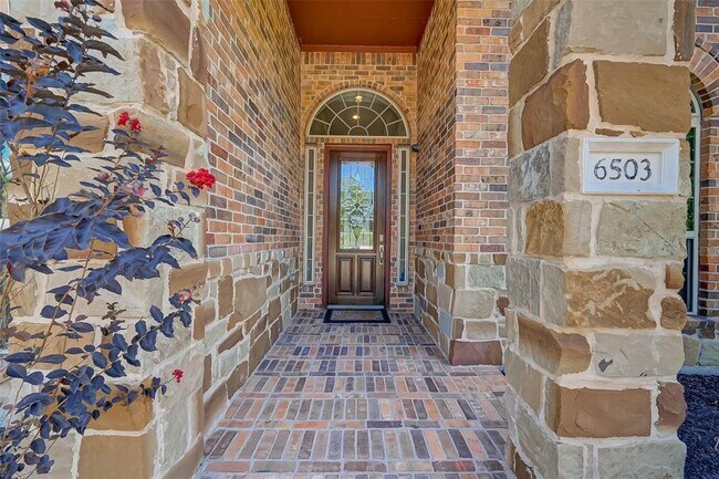 Building Photo - 6503 Rosewood Manor Ct