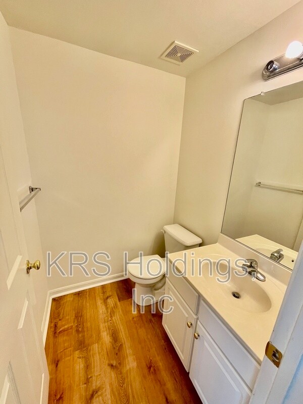 Foto del edificio - 16949 Toms River Loop