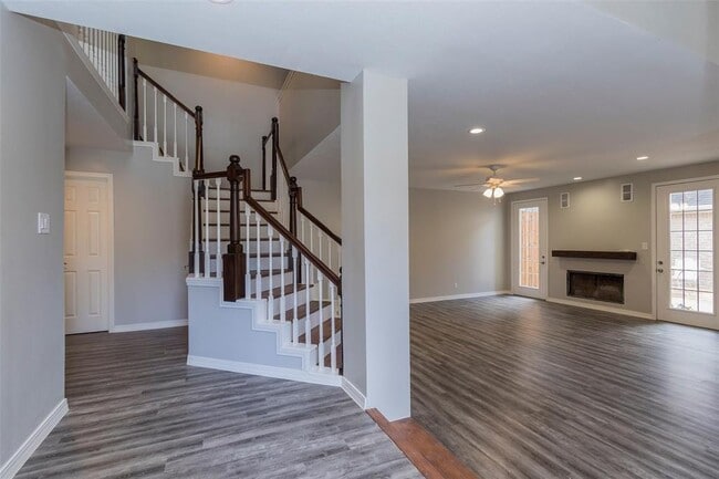 Building Photo - 12929 Kingsbridge Ln