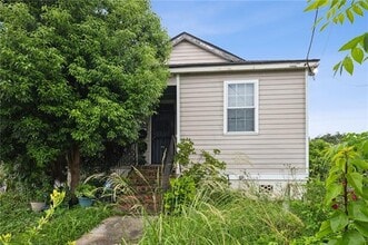 Building Photo - 1709 S Saratoga St