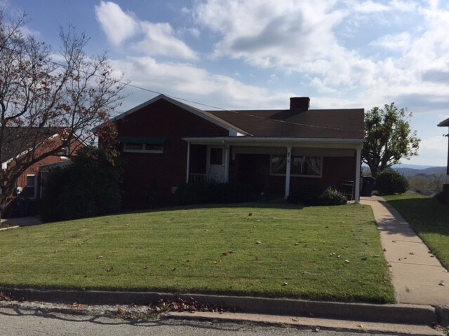 206 S 6th St, Youngwood, PA 15697 House for Rent in