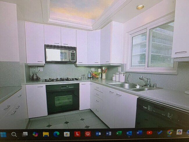 Building Photo - 129 Alta Ave