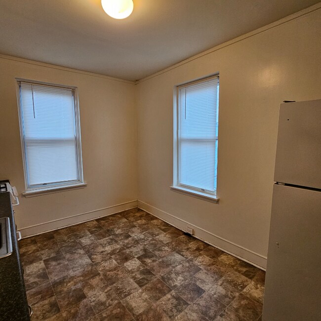Building Photo - 121 Pusey Ave