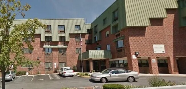 Foto del edificio - 120 E Franklin St