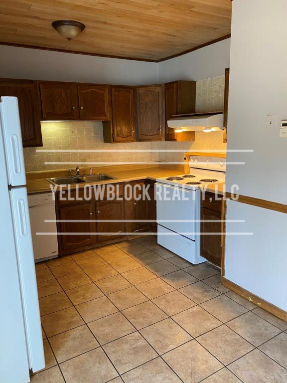 Foto del edificio - 8661 Sleepy Hollow Rd