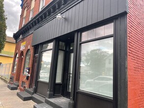 Building Photo - 111-115-115 Lyell Ave