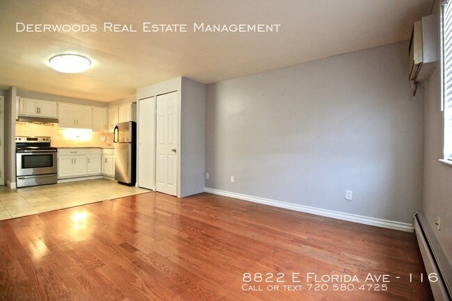 Foto del edificio - 8822 E Florida Ave