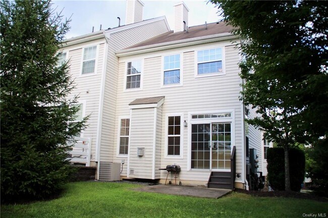Building Photo - 107 Barr Ln