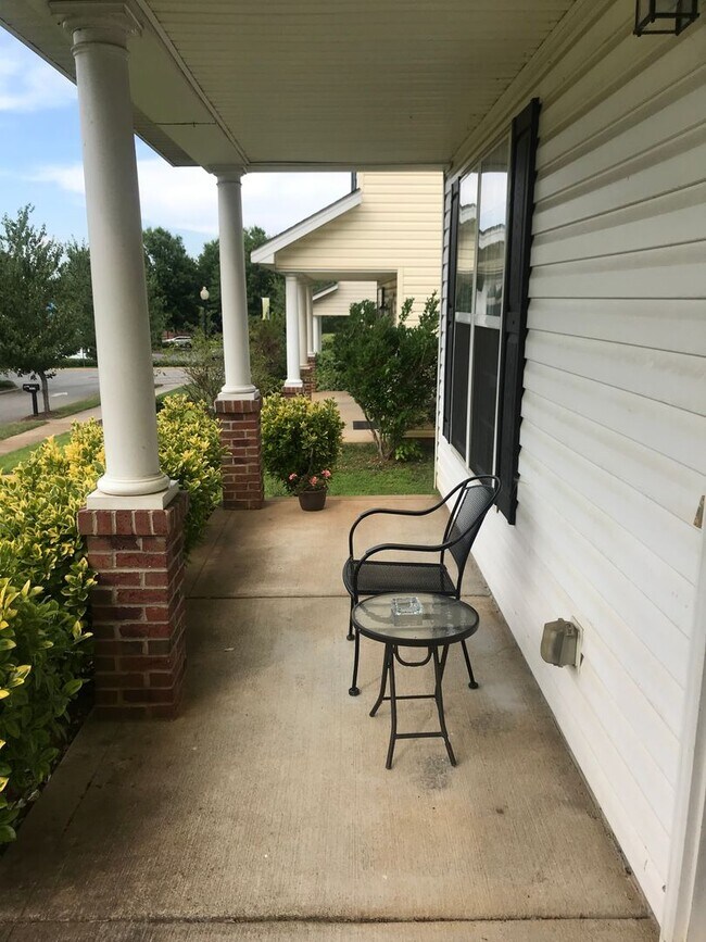 Foto del edificio - 3BR/2.5BA home in Huntersville near Birkdale Village