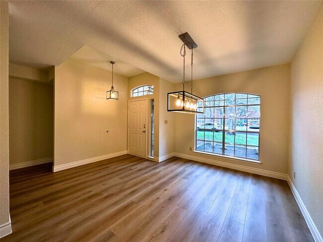 Building Photo - 7915 Taranto Dr