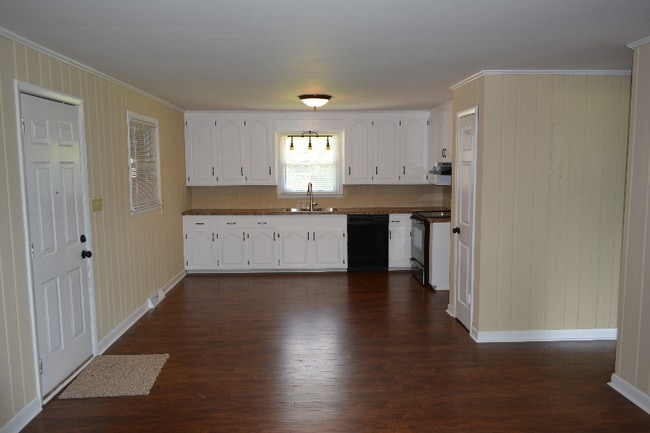 Building Photo - 4501 Kernersville Rd