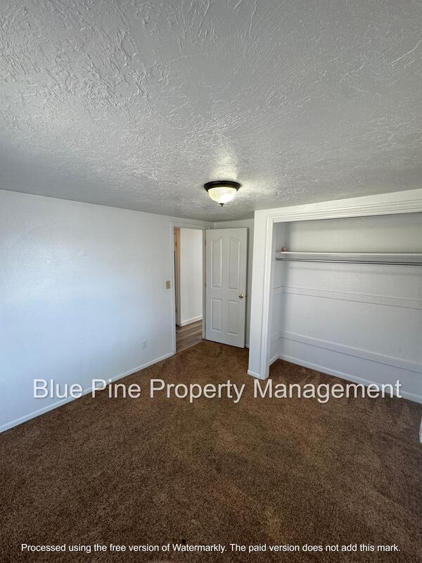 Building Photo - 147 East Short Street