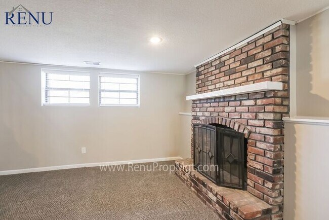 Building Photo - This home is available for NO CONTACT SHOW...