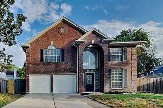 Building Photo - 20402 Avery Point Dr