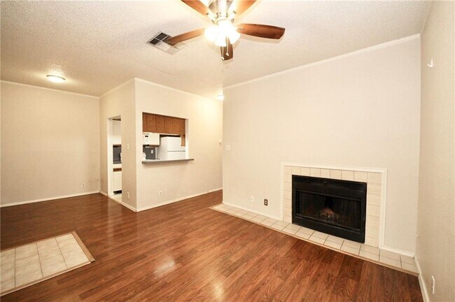 Building Photo - 2804 Rio Grande St