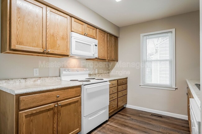 Building Photo - 121 S Atley Ln