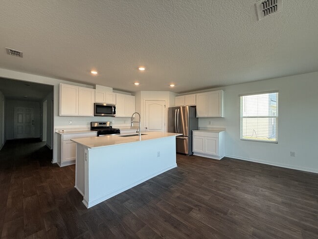 Building Photo - 350 Ardila Cir