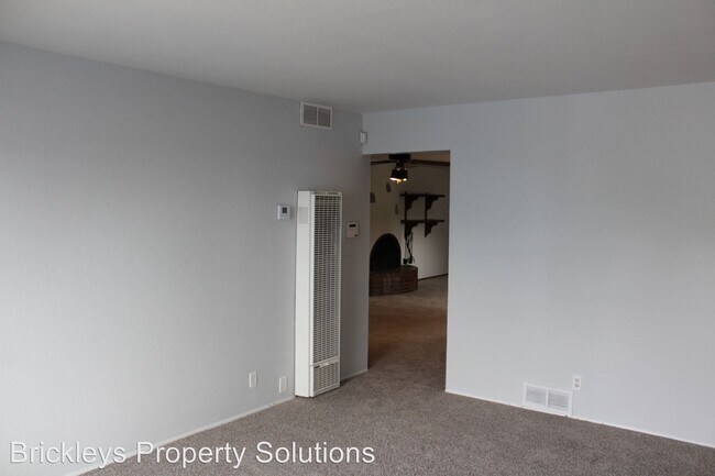 Foto del edificio - 3 br, 2 bath House - 10513 Walker Dr. NE