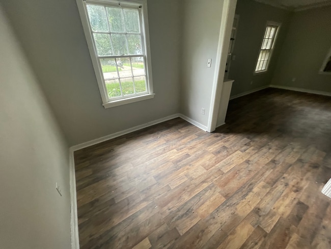 Building Photo - 3733 Northbrook Dr