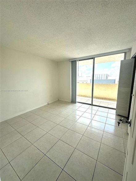 Foto del edificio - 4675 W 18th Ct