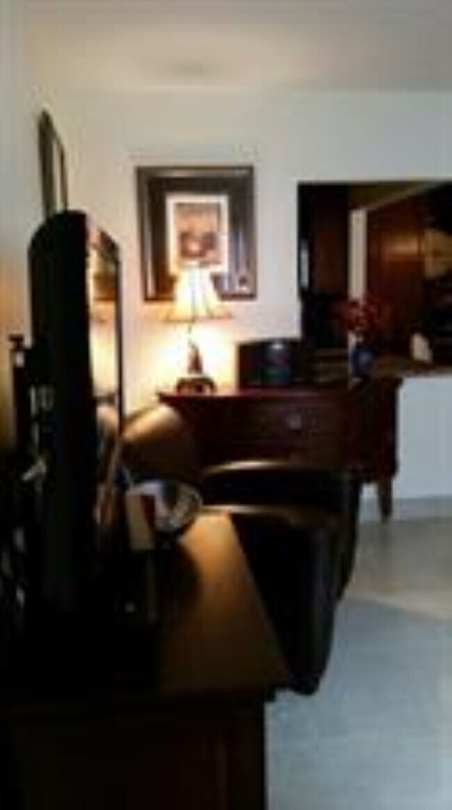 Foto del edificio - 2261 NE 67th St