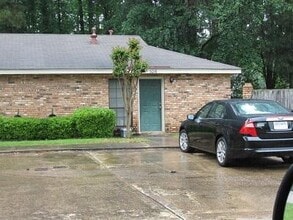 Building Photo - 3016 Zachry Ave