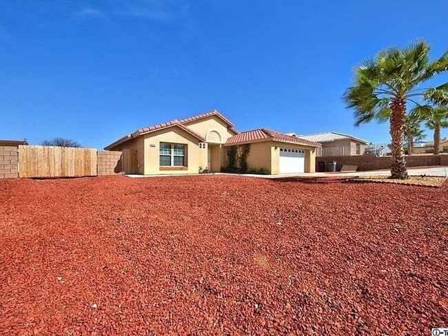 Foto del edificio - 8523 Barberry Ave