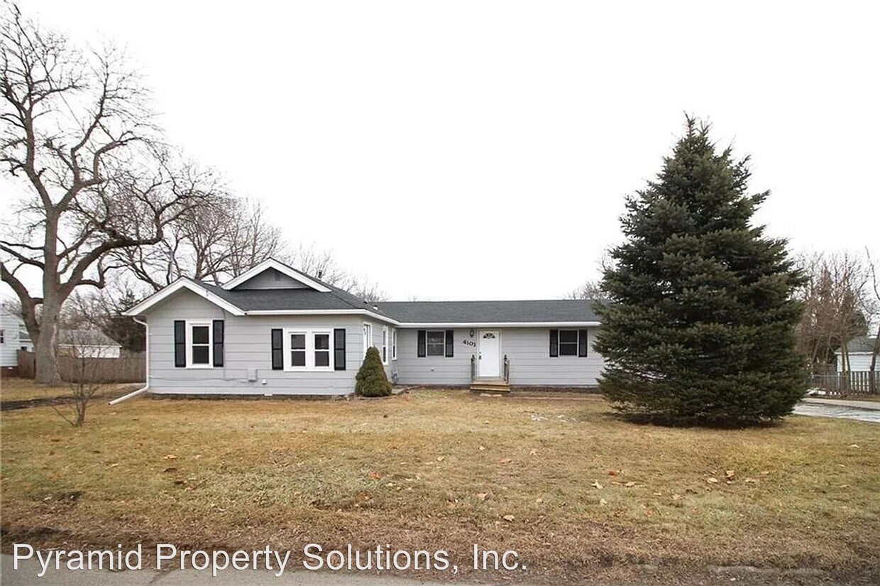 Primary Photo - 3 br, 1 bath House - 4101 E 25th St