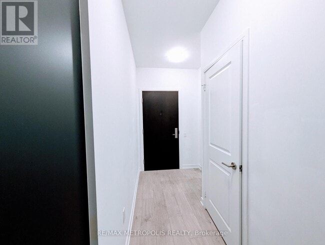 Building Photo - 8 Nahani Way