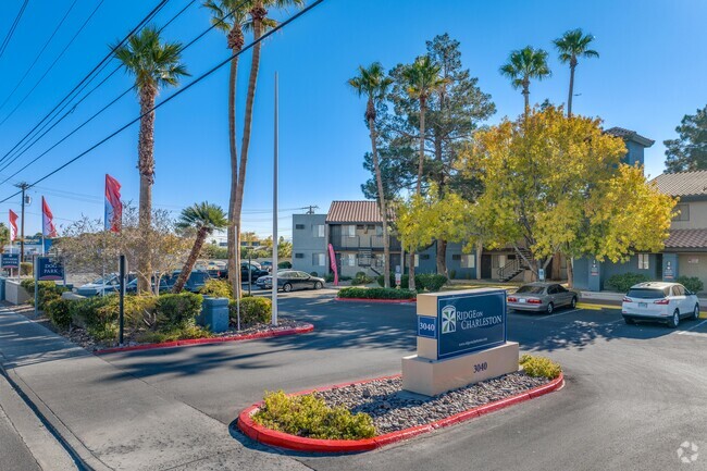 Entrada - Ridge on Charleston
