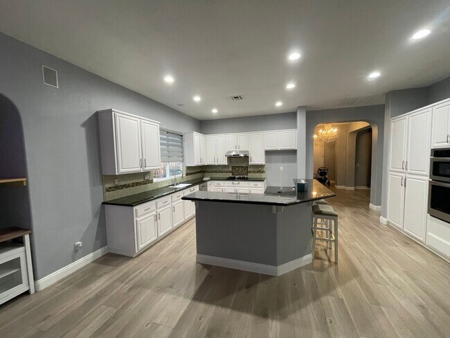 Foto del edificio - 8024 Halesworth Dr