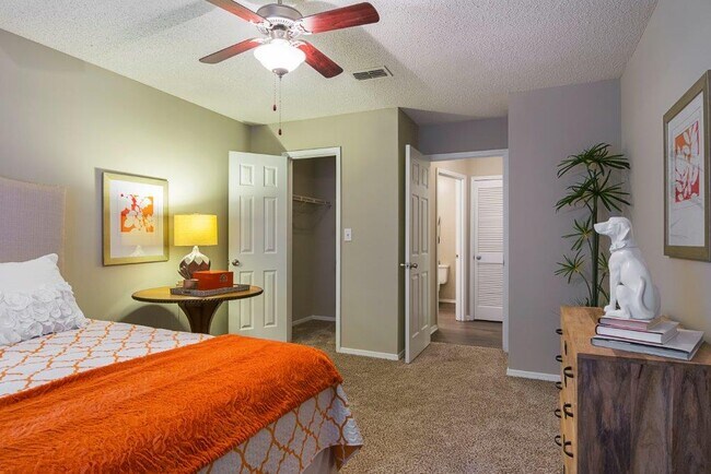 Bedroom - 3255 Clairmont North NE