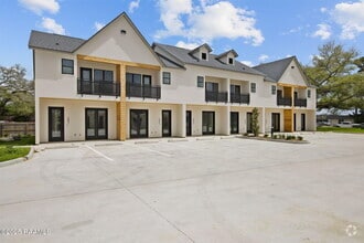 Building Photo - 1510 Kaliste Saloom Rd