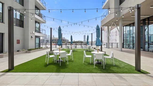 Foto del edificio - 2305 Summer St
