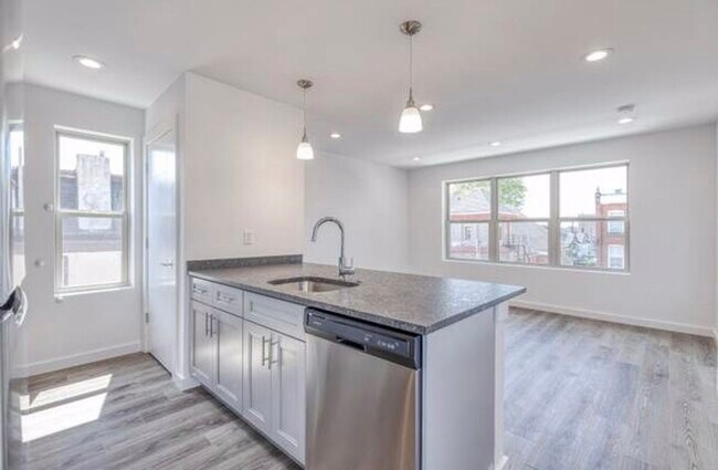 Foto del edificio - 751 N 43rd St