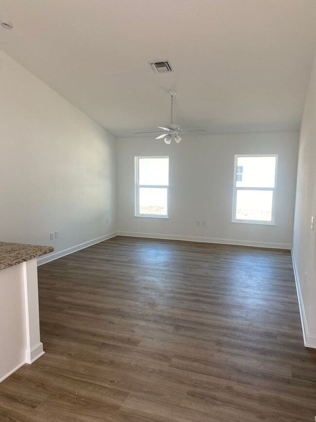 Foto del edificio - 3/2/1 Home for Rent