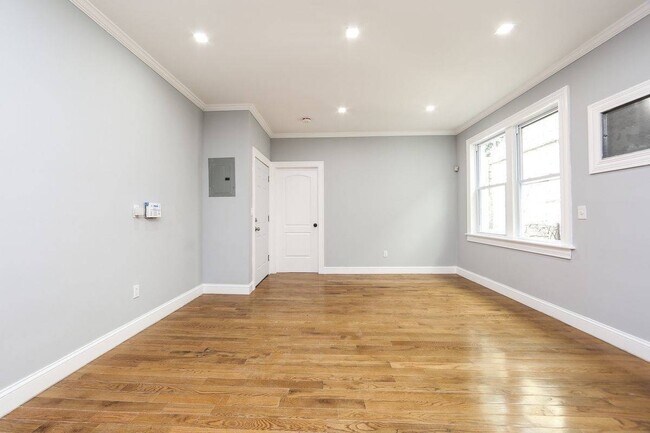 Foto del edificio - 461 Milford St