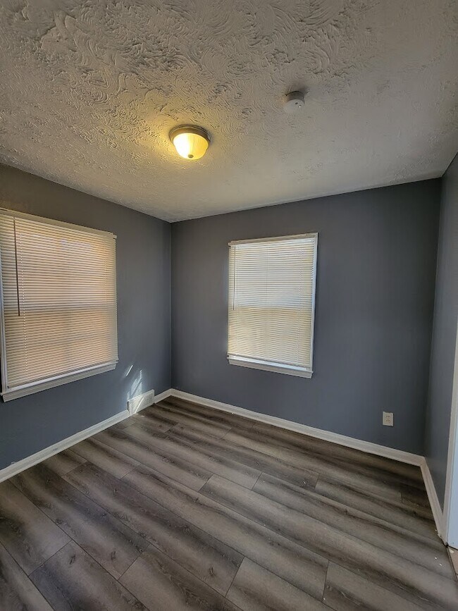 Building Photo - 18611 Birwood St