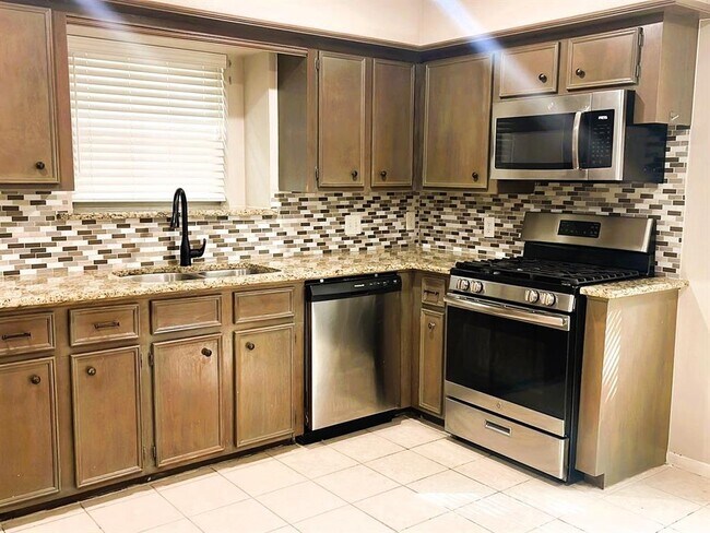 Building Photo - 2638 Brown Hill Dr