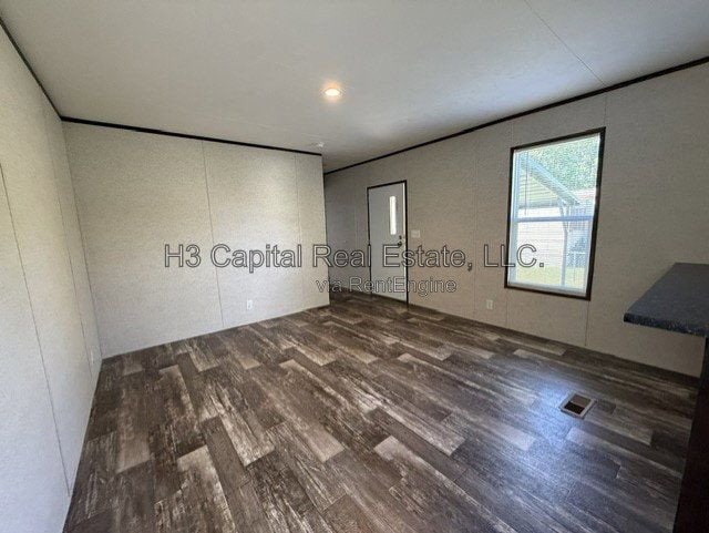 Building Photo - 523 Lone Robin St
