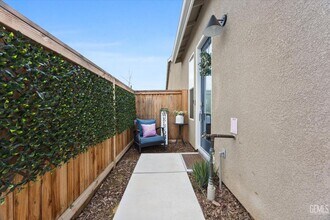 Building Photo - 9413 Hl Springs Ln